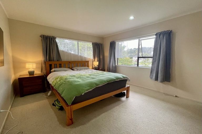 Photo of property in 1/1 Seaford Place, Murrays Bay, Auckland, 0630