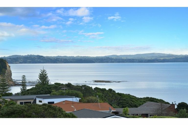 Photo of property in 59 Pacific Parade, Army Bay, Whangaparaoa, 0930