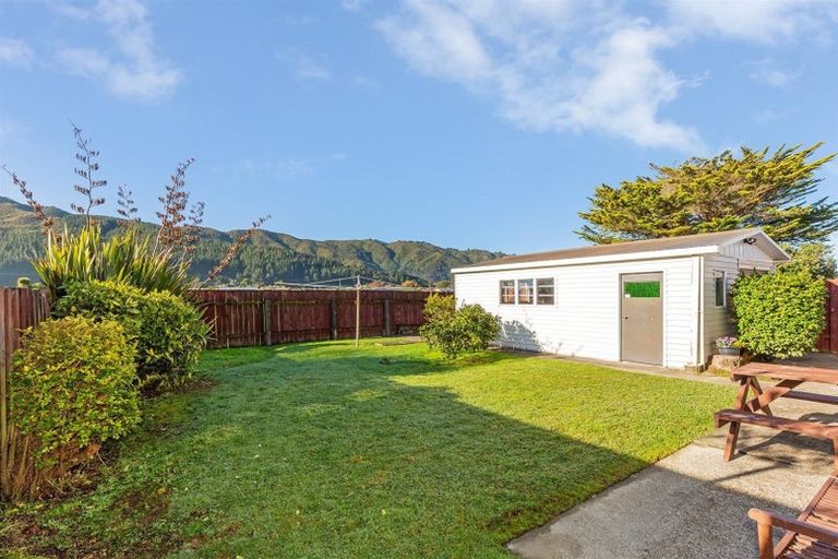 Photo of property in 236 Wellington Road, Wainuiomata, Lower Hutt, 5014