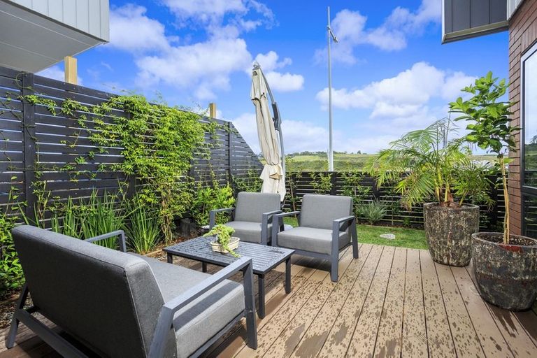 Photo of property in 8 Windlass Street, Long Bay, Auckland, 0630