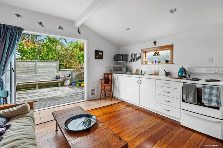 Photo of property in 2/13 Hart Road, Hauraki, Auckland, 0622