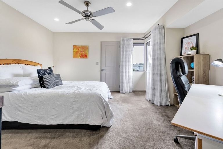 Photo of property in 55c Hattaway Avenue, Bucklands Beach, Auckland, 2012