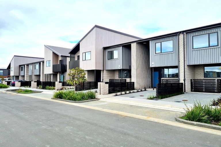 Photo of property in 35 Peihana Road, Hobsonville, Auckland, 0616