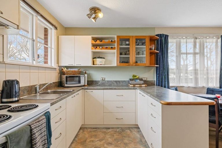 Photo of property in 413 Linwood Avenue, Bromley, Christchurch, 8062