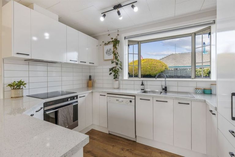 Photo of property in 215 Grimseys Road, Redwood, Christchurch, 8051