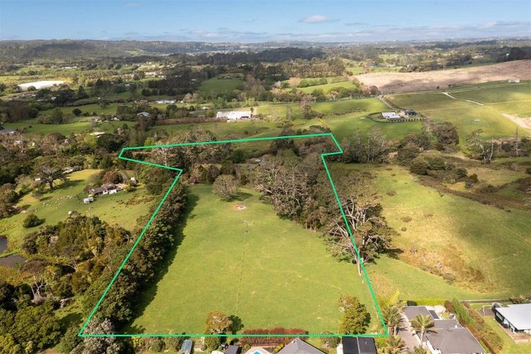 Photo of property in 44 Wintour Road, Waimauku, 0812