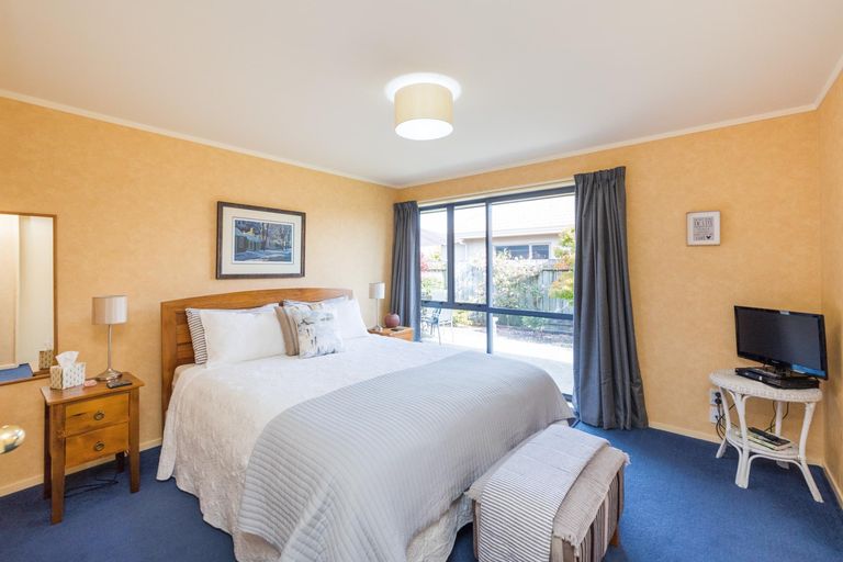 Photo of property in 84 Parnell Heights, Kelvin Grove, Palmerston North, 4414