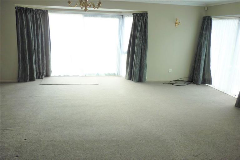 Photo of property in 17 Palomino Drive, Henderson, Auckland, 0612