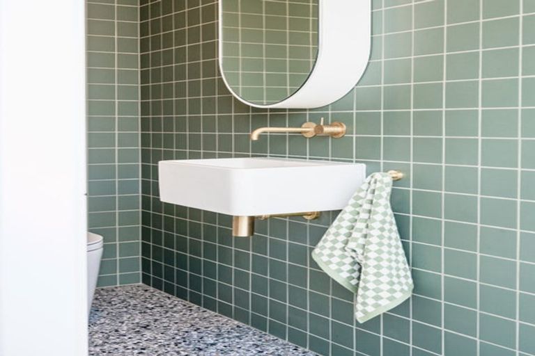 Photo of property in 17 Pitau Road, Mount Maunganui, 3116