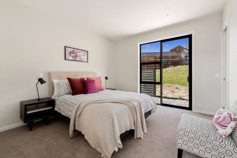 Photo of property in 12 Falconer Rise, Jacks Point, Queenstown, 9371
