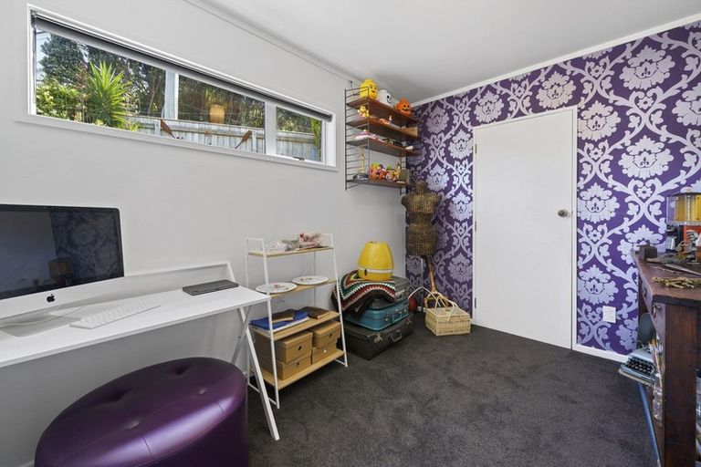 Photo of property in 2b Cherry Grove, Strathmore Park, Wellington, 6022