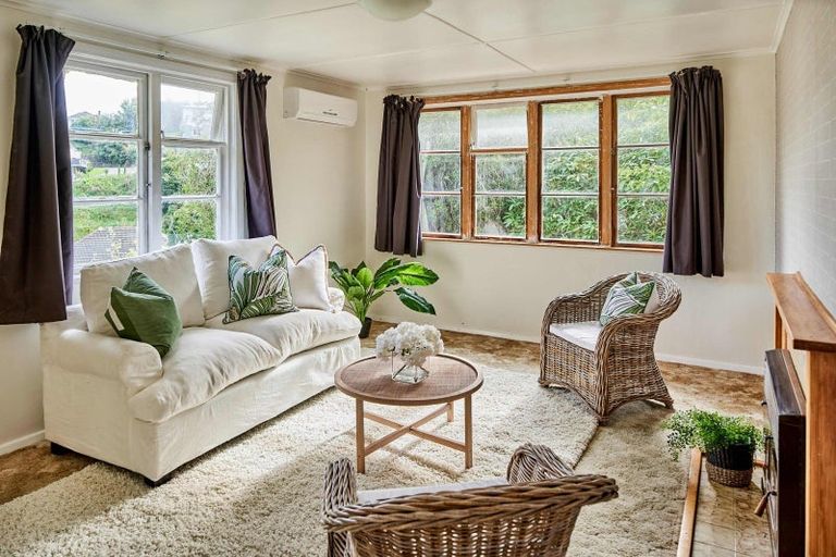 Photo of property in 62 Dimock Street, Titahi Bay, Porirua, 5022