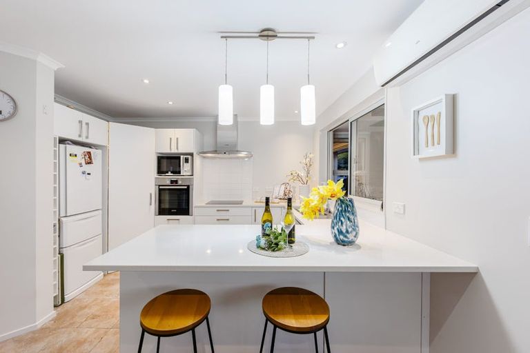 Photo of property in 18 Steamer Road, Silverdale, 0932