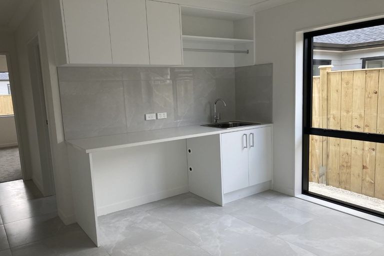 Photo of property in 5 Toropapa Close, Takanini, 2110