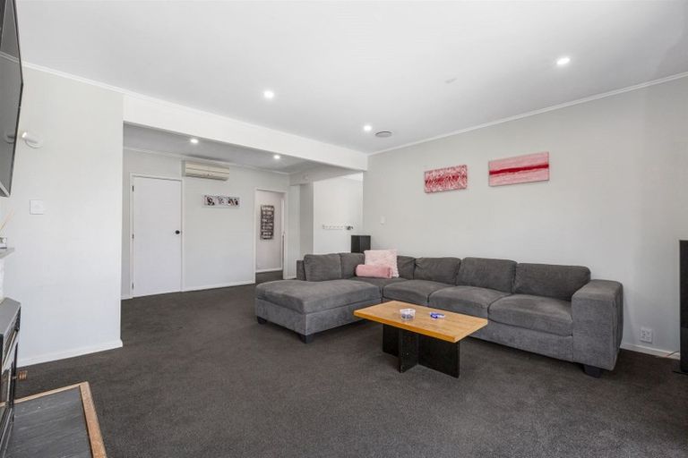 Photo of property in 11 Penryn Drive, Camborne, Porirua, 5026