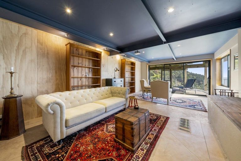 Photo of property in 52 Waitohu Road, York Bay, Lower Hutt, 5013