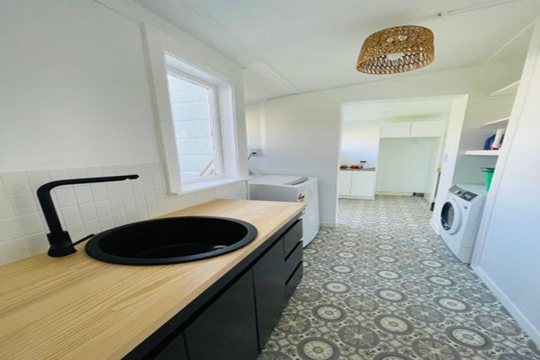 Photo of property in 15 Luxford Street, Berhampore, Wellington, 6023