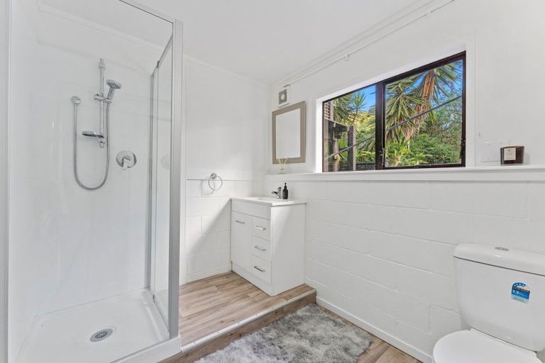 Photo of property in 61 Pemberton Avenue, Bayview, Auckland, 0629