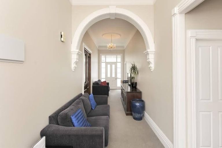 Photo of property in 23 Portland Crescent, Thorndon, Wellington, 6011