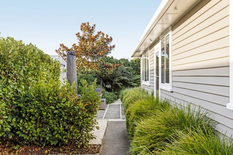 Photo of property in 302b Wainoni Road, Avondale, Christchurch, 8061