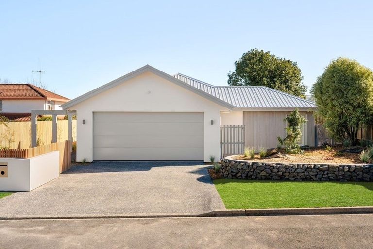 Photo of property in 3 Mcleod Mews, Rototuna, Hamilton, 3210