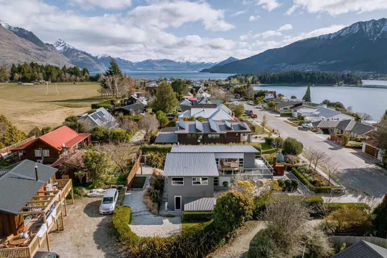 Photo of property in 73 Oregon Drive, Kelvin Heights, Queenstown, 9300