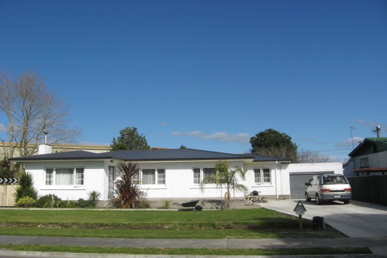 Photo of property in 2 Rimu Street, Edgecumbe, 3120