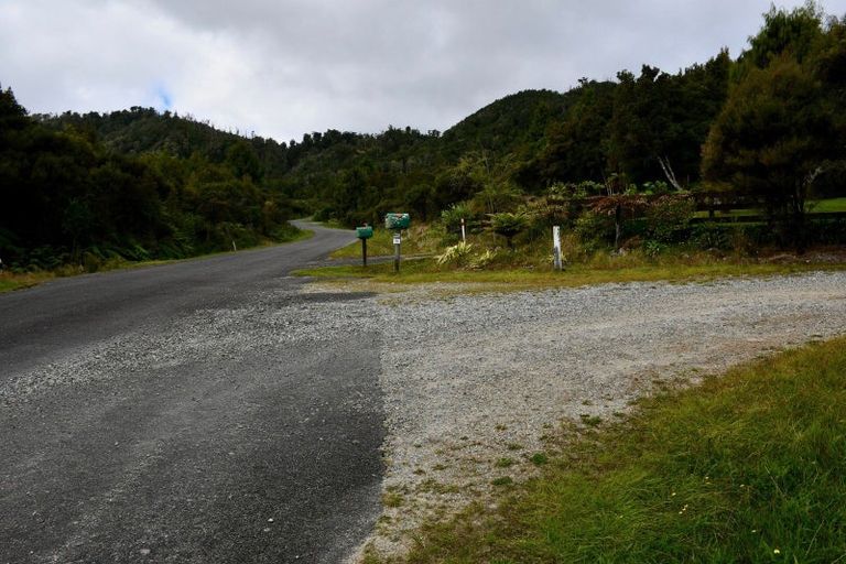 Photo of property in 70 Sunset Heights Road, Karamea, 7893