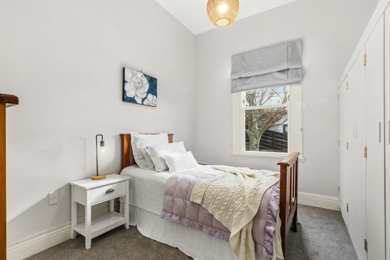 Photo of property in 66 Eden Street, Island Bay, Wellington, 6023