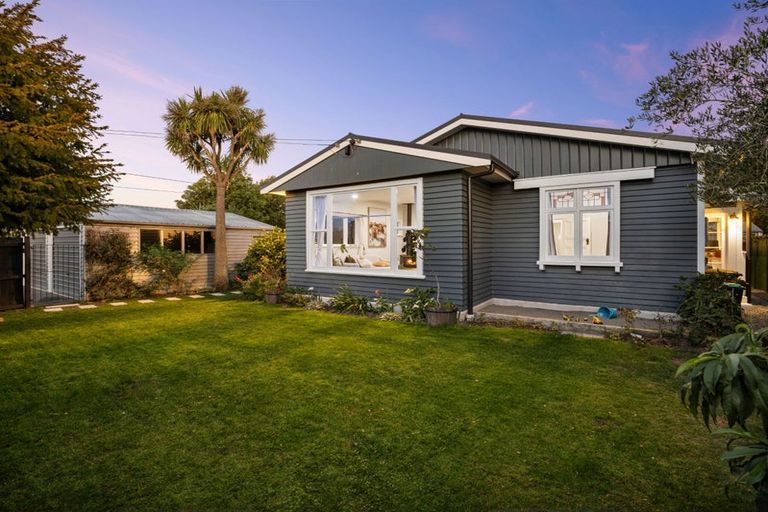 Photo of property in 44 Coopers Road, Dallington, Christchurch, 8061