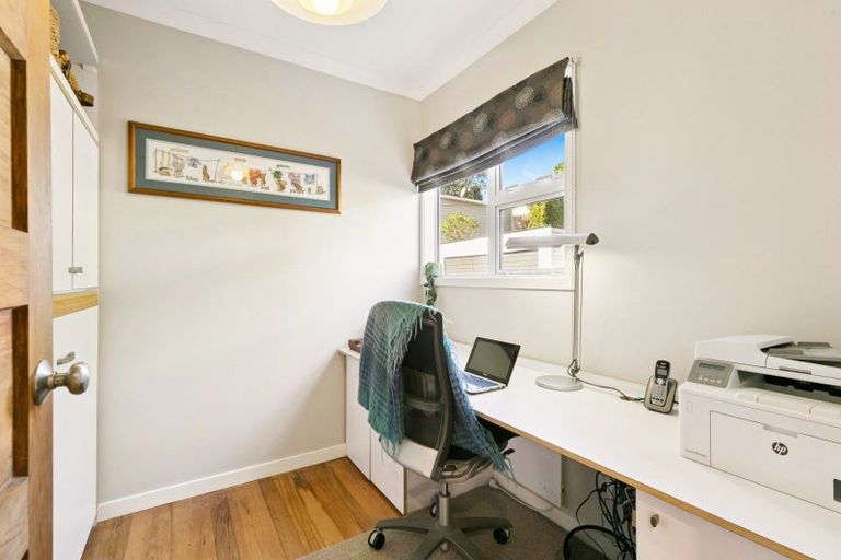 Photo of property in 16 Narbada Crescent, Khandallah, Wellington, 6035