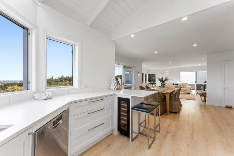 Photo of property in 6 Puriri Place, Sandspit, Warkworth, 0982