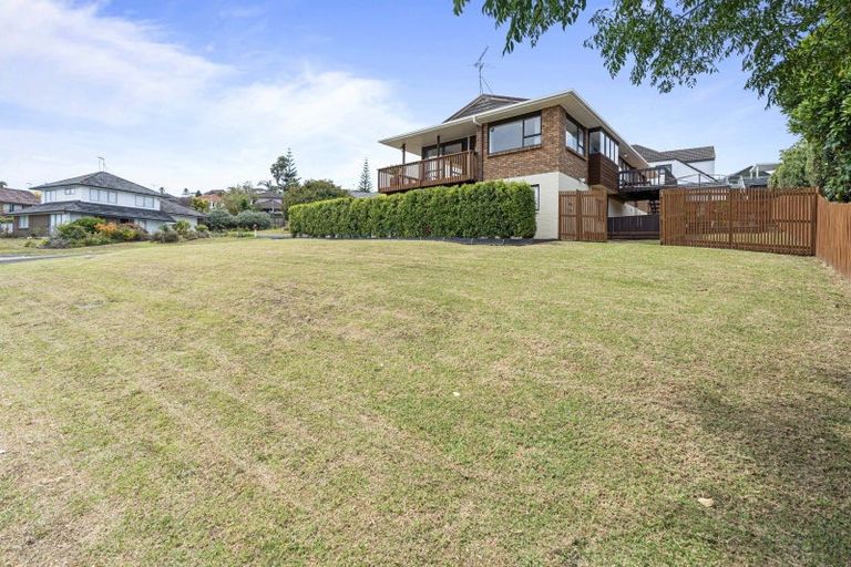 Photo of property in 70 Aberfeldy Avenue, Highland Park, Auckland, 2010