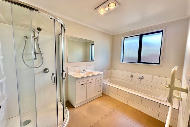 Photo of property in 212 Saint James Drive, Huntington, Hamilton, 3210