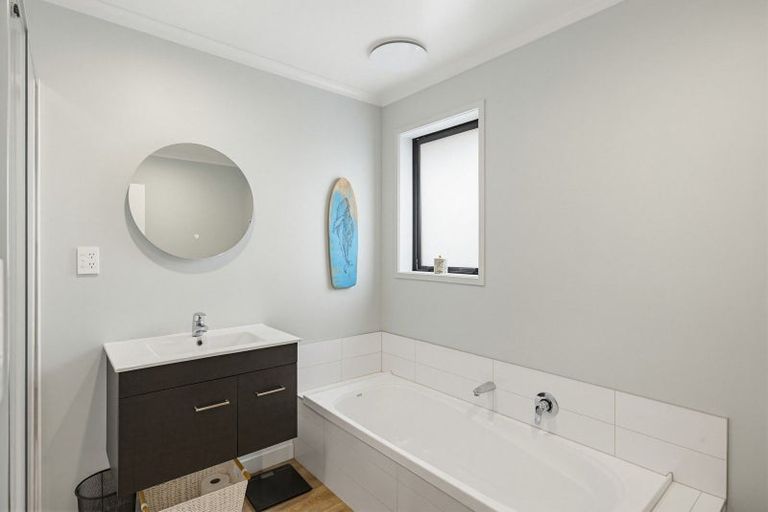 Photo of property in 33 Kawiu Road, Levin, 5510