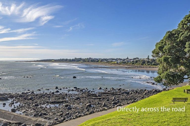 Photo of property in 2 Hobson Street, New Plymouth, 4312