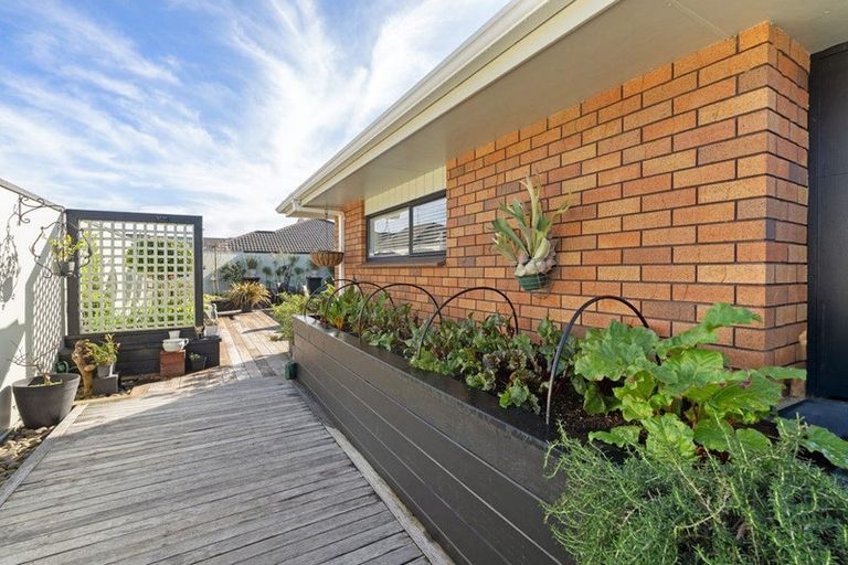 Photo of property in 28a Edward Avenue, Orewa, 0931