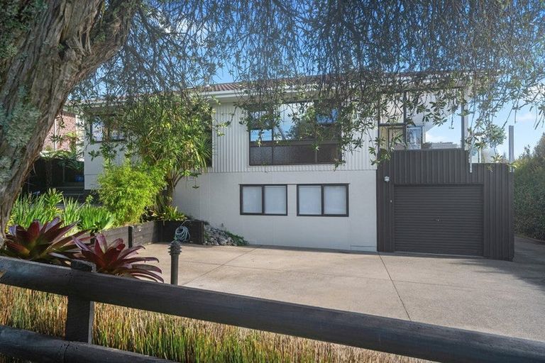 Photo of property in 53 Okura River Road, Okura, Albany, 0792