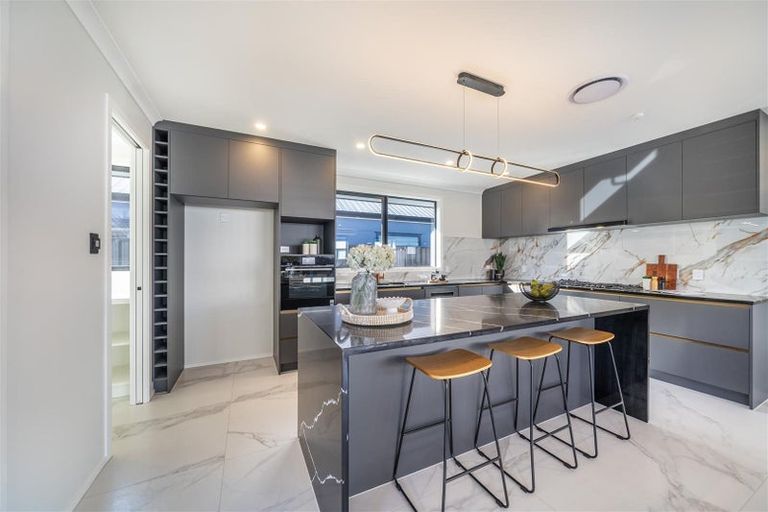 Photo of property in 17 Cynisca Crescent, Wallaceville, Upper Hutt, 5018