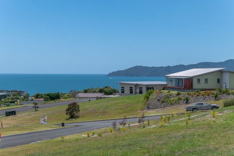 Photo of property in 14 Sunrise Place, Cable Bay, 0420