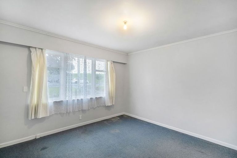 Photo of property in 40 Archibald Road, Kelston, Auckland, 0602