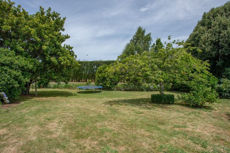 Photo of property in 20 Deakin Place, Clive, 4102