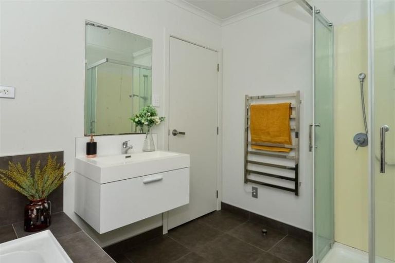 Photo of property in 16 Piwakawaka Court, Rototuna North, Hamilton, 3210