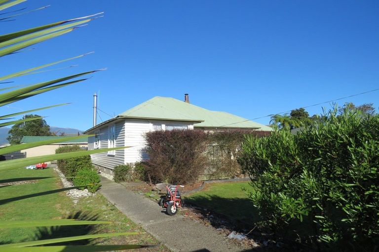 Photo of property in 36 Brougham Street, Westport, 7825