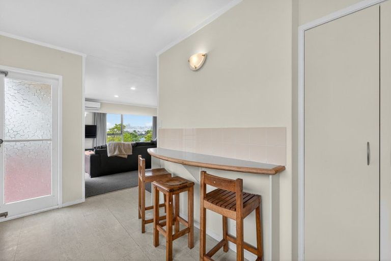 Photo of property in 27 Amorino Drive, Red Beach, 0932