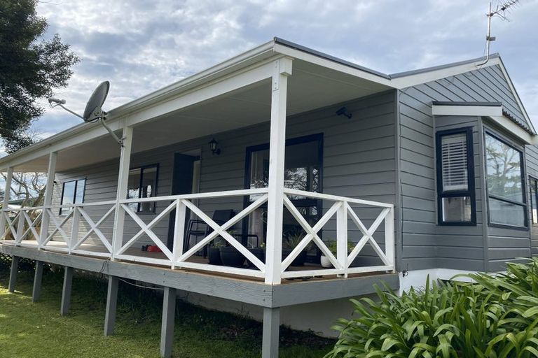 Photo of property in 240 Henderson Valley Road, Henderson, Auckland, 0612