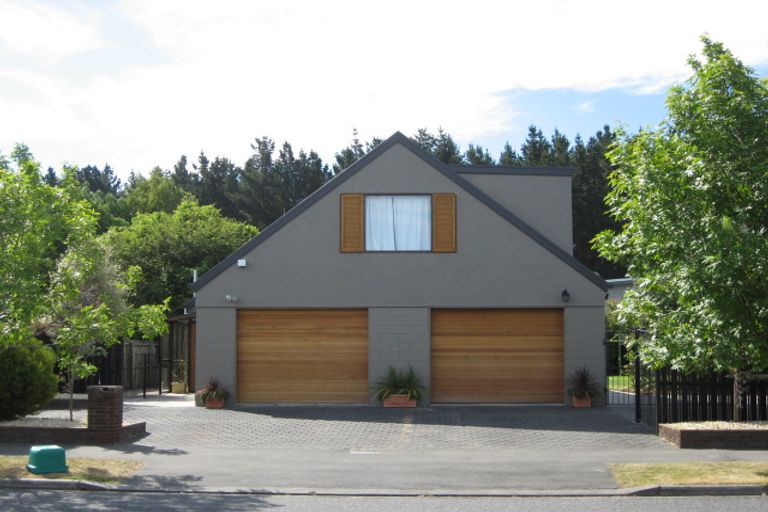 Photo of property in 137 Royal Park Drive, Parklands, Christchurch, 8083