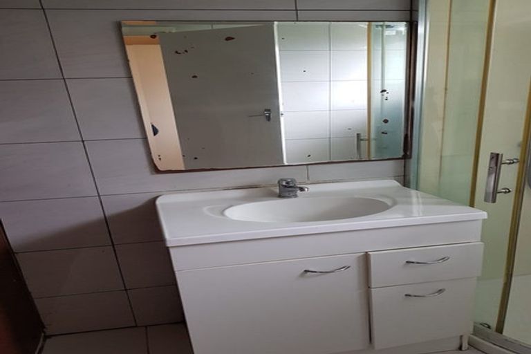 Photo of property in 100 Station Road, Papatoetoe, Auckland, 2025