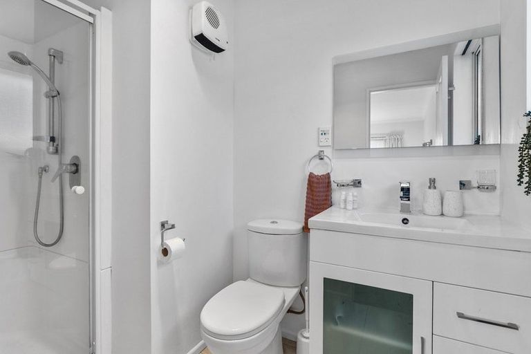 Photo of property in 32 Broadhaven Avenue, Parklands, Christchurch, 8083