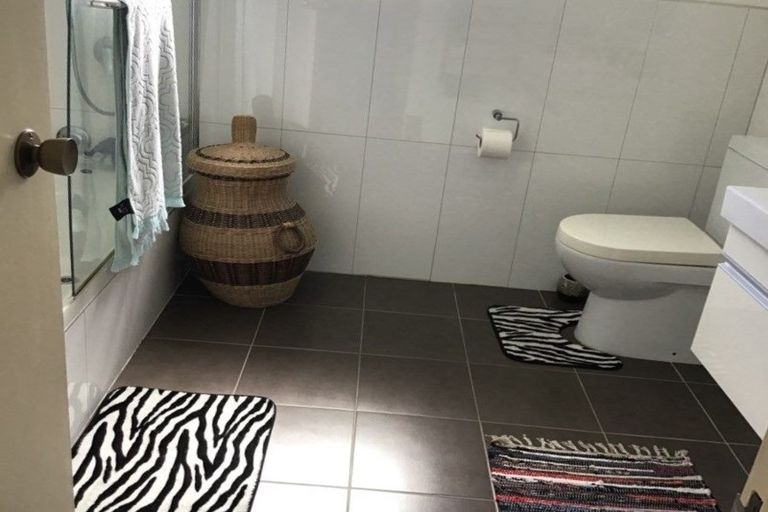 Photo of property in 55 Hobsonville Road, West Harbour, Auckland, 0618